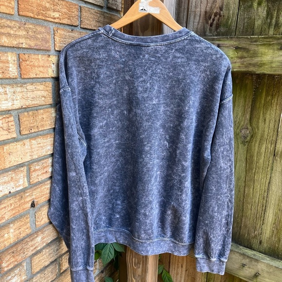 Urban Outfitters Black Crewneck Sweater with Classic Style - Picture 4 of 4